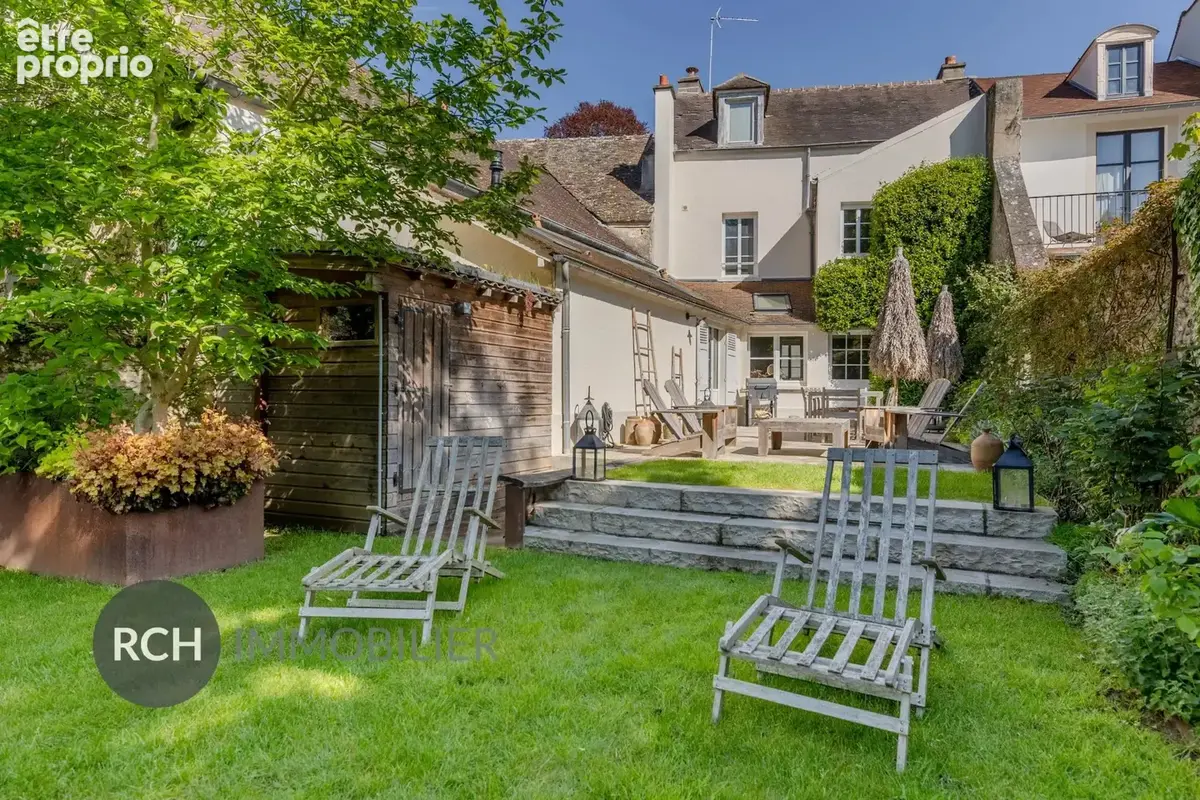 Montfort-l'Amaury - Bien unique avec piscine dans le centre historique - photo 17