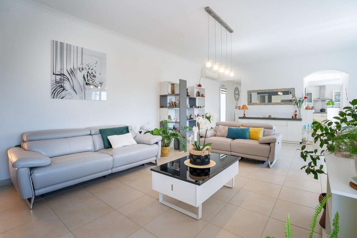 Maison à COLLOBRIERES