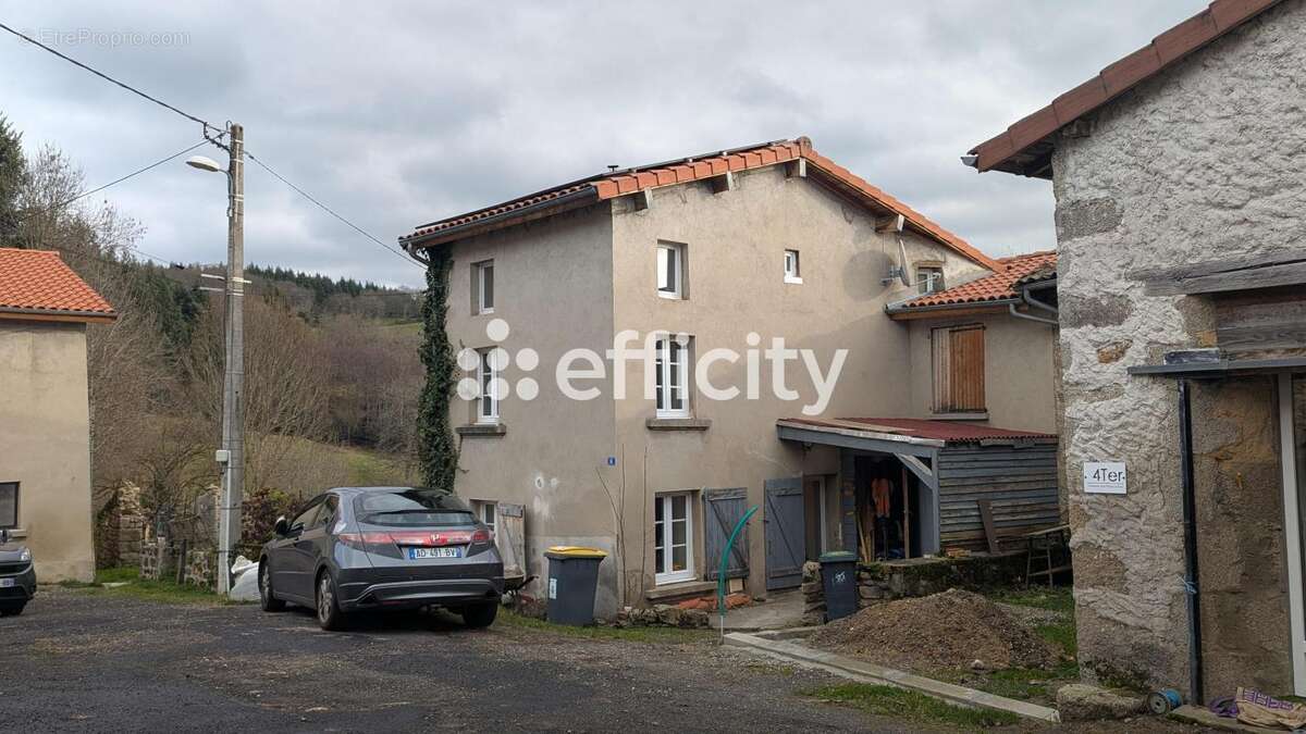 Maison à SAINT-REMY-SUR-DUROLLE
