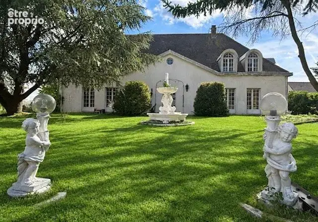 Maison 12 pièces 368 m² à vendre à Roissy-En-Brie (77680) - photo 1