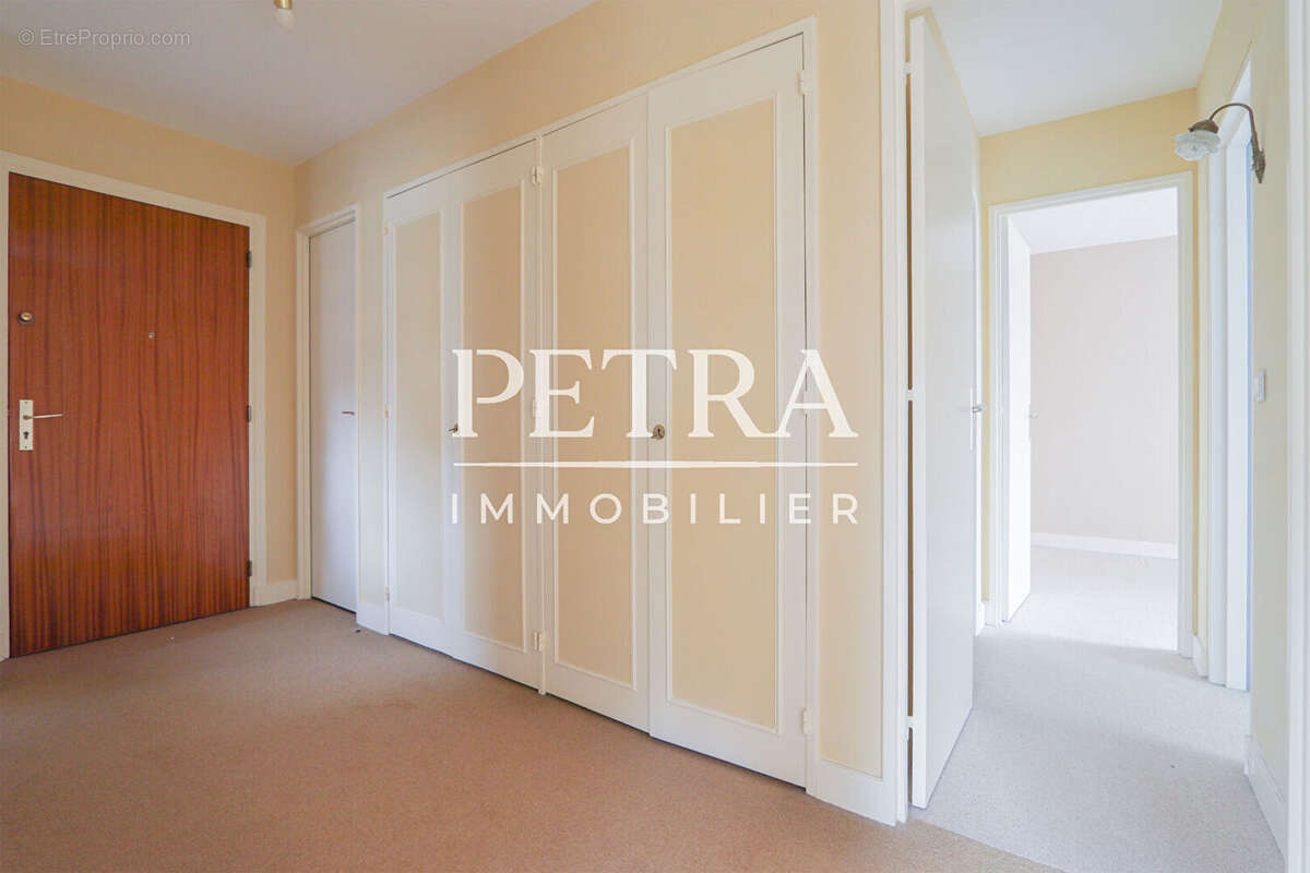 Appartement à L&#039;HAY-LES-ROSES