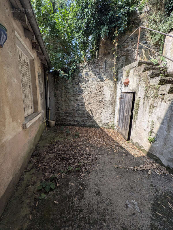 Maison 75 m² à Sain-Bel  - photo 2