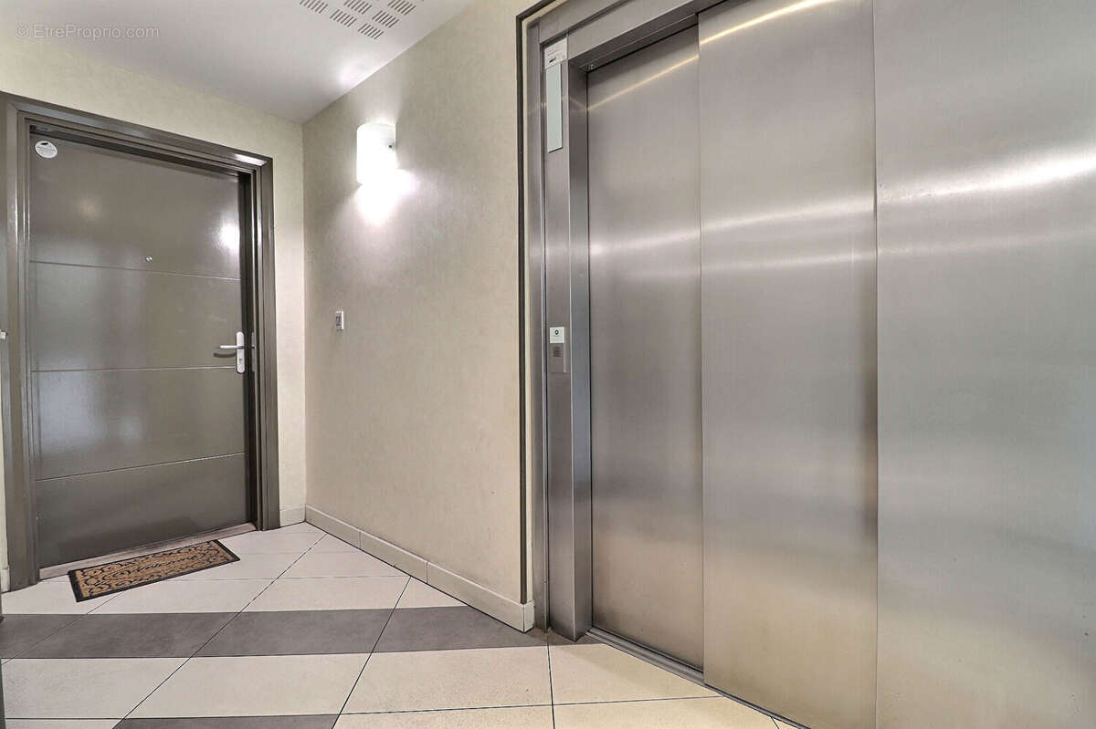 Appartement à AUBERVILLIERS