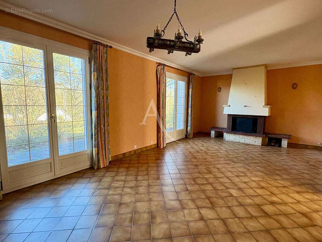 Maison à CERE-LA-RONDE