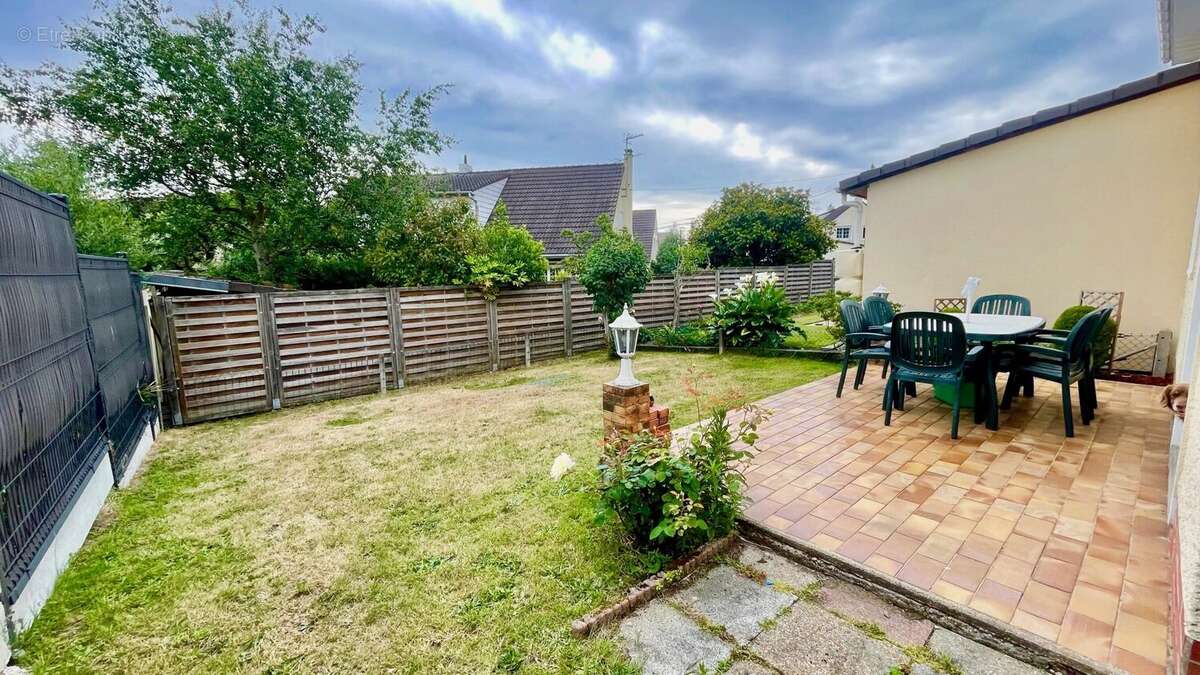 Maison à SAINT-ETIENNE-DU-ROUVRAY