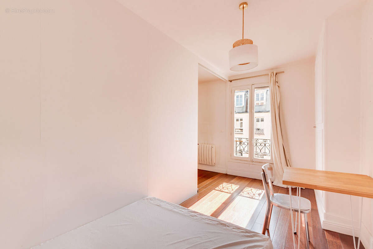 Appartement à PARIS-10E