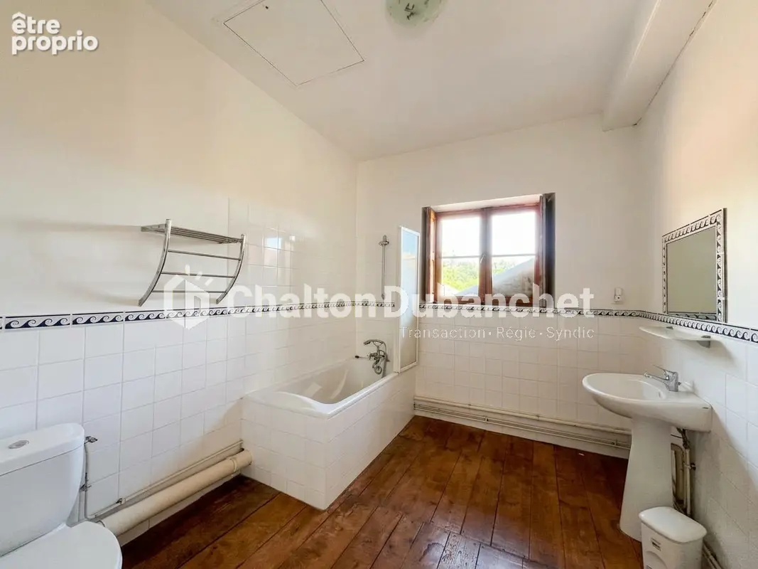 Maison 6 pièces 240 m² à vendre à Mornand-En-Forez (42600) - photo 9