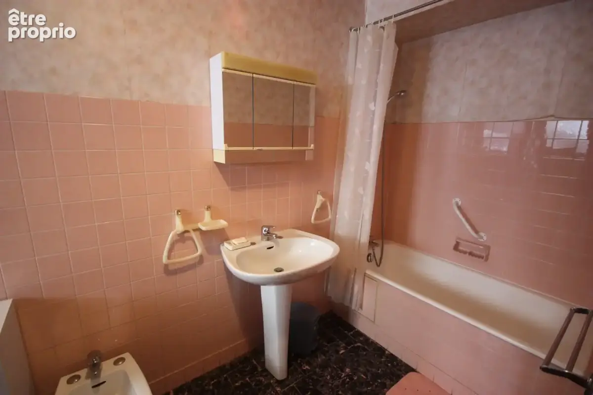 Maison à vendre 5 pièces de 148 m² à CHALEY (01) avec terrasse de 100 m² et avec jardin de 436 m² en bordure de la rivière - photo 21