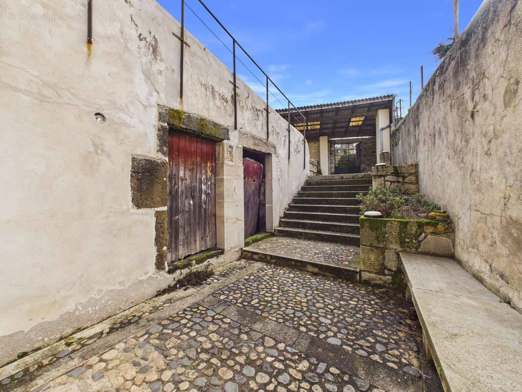 Maison à ESPALY-SAINT-MARCEL