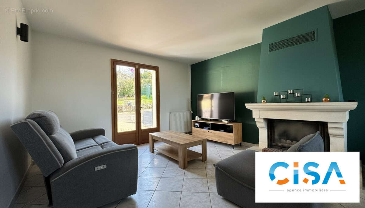 Maison à MOGNEVILLE