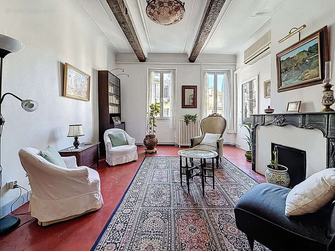 Appartement à MARSEILLE-1E