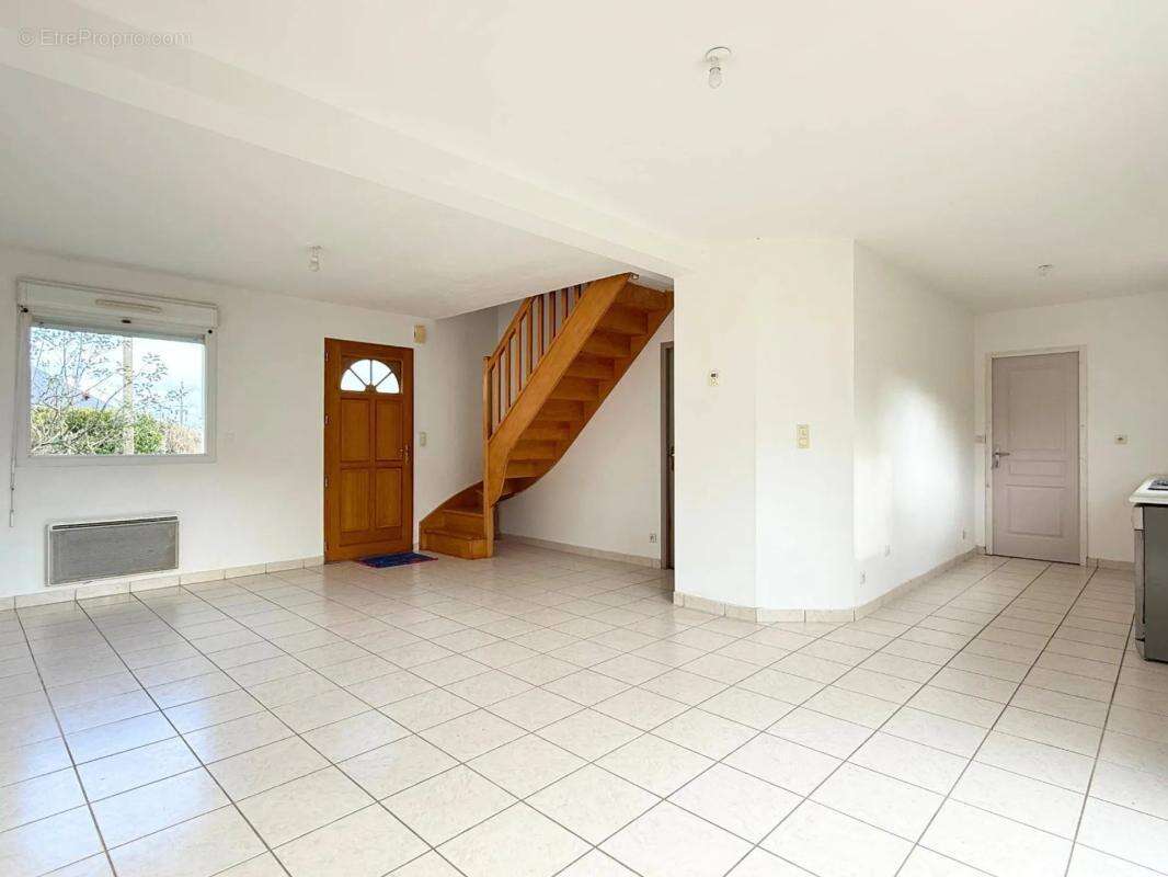 Maison à LA MEAUGON