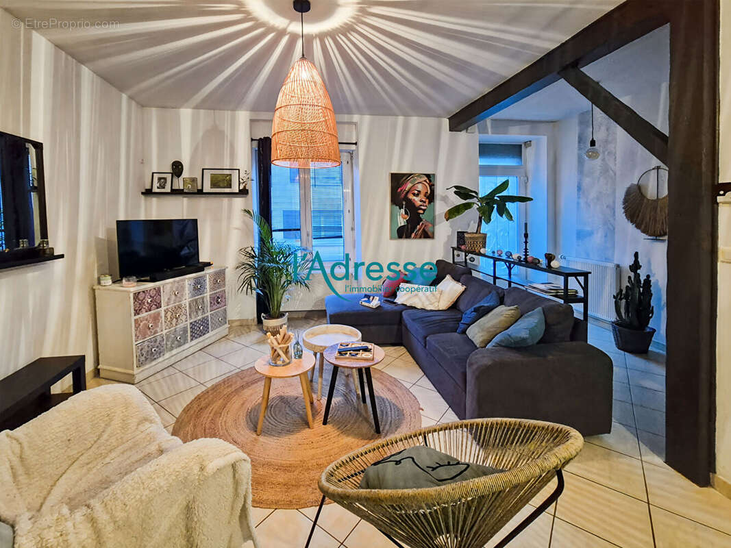 Maison à MONTREVAULT