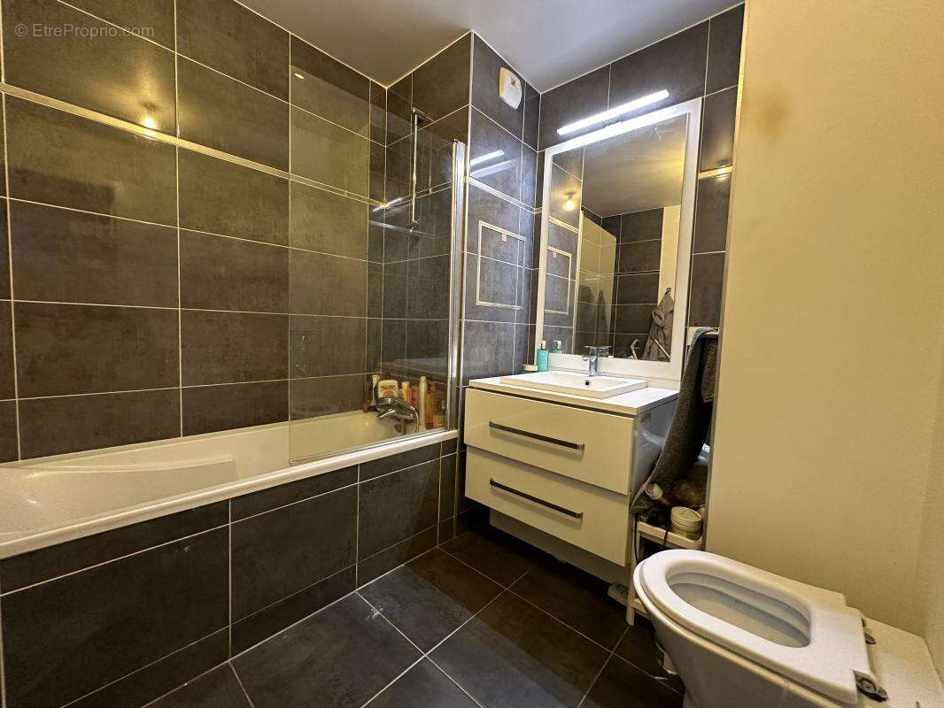 Appartement à LEVALLOIS-PERRET