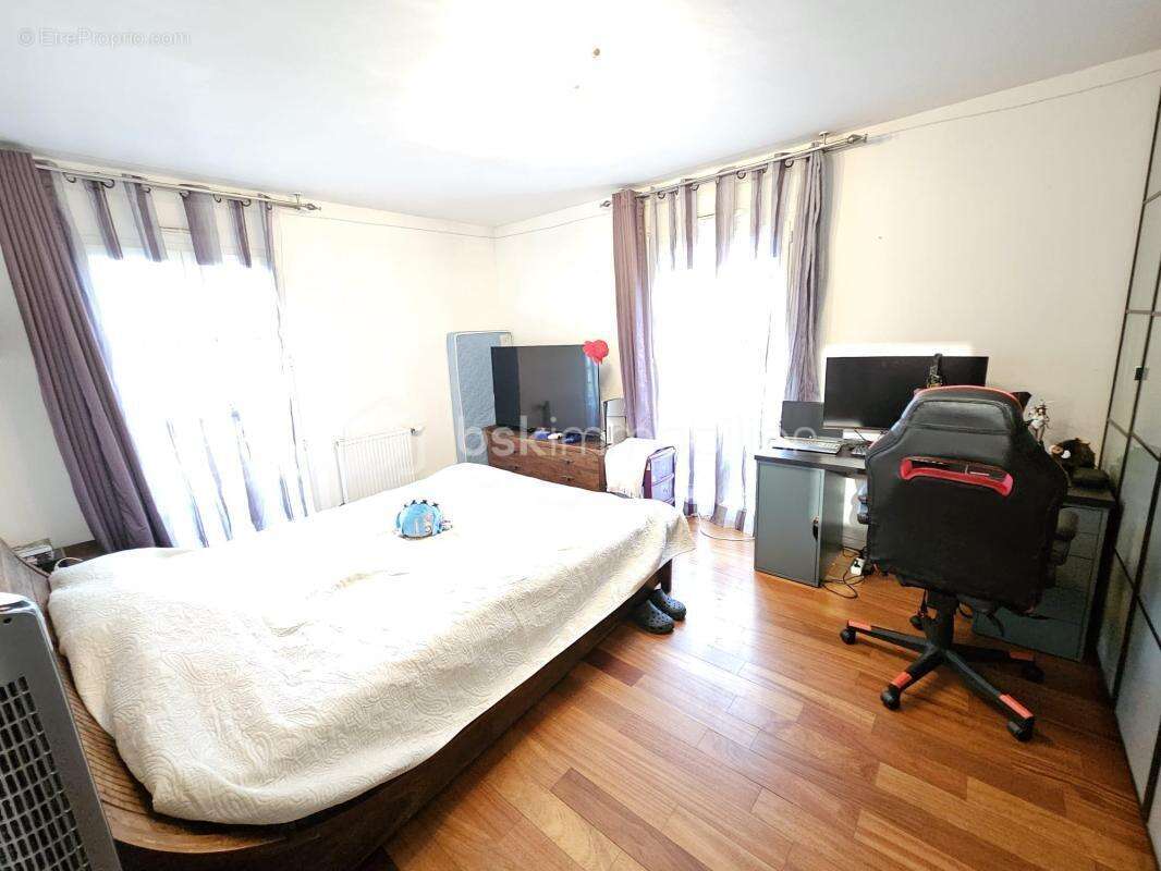 Appartement à SAINT-PIERRE-DU-PERRAY