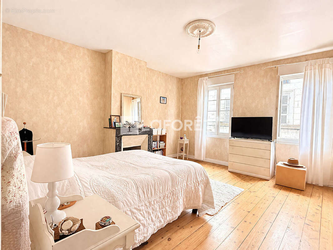 Appartement à SAINTES