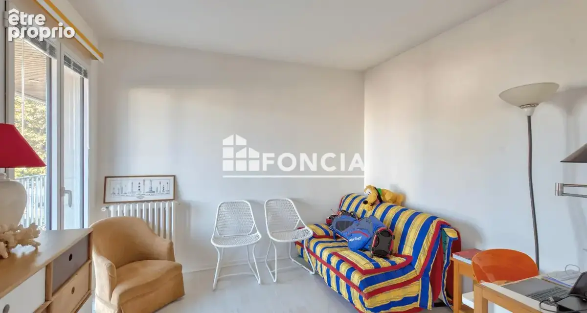 T3 vue mer avec balcon filant, piscine et garage - photo 8