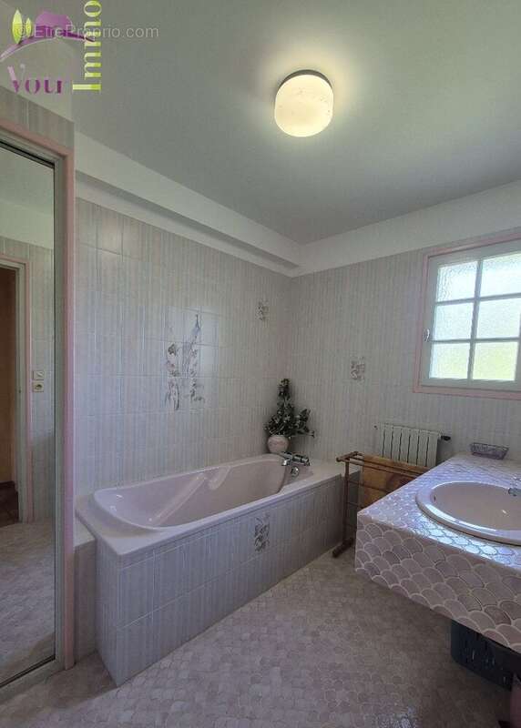 Maison à LOGONNA-DAOULAS