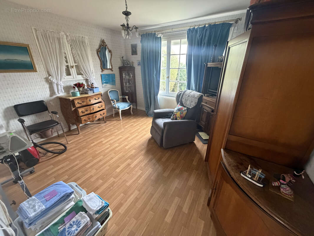 Maison à SAINT-MARTIN-DES-CHAMPS