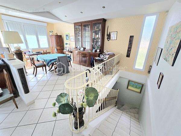 Magnifique maison de 170 m2 4 chambres sur un terrain de 913 m2 !!! - photo 12