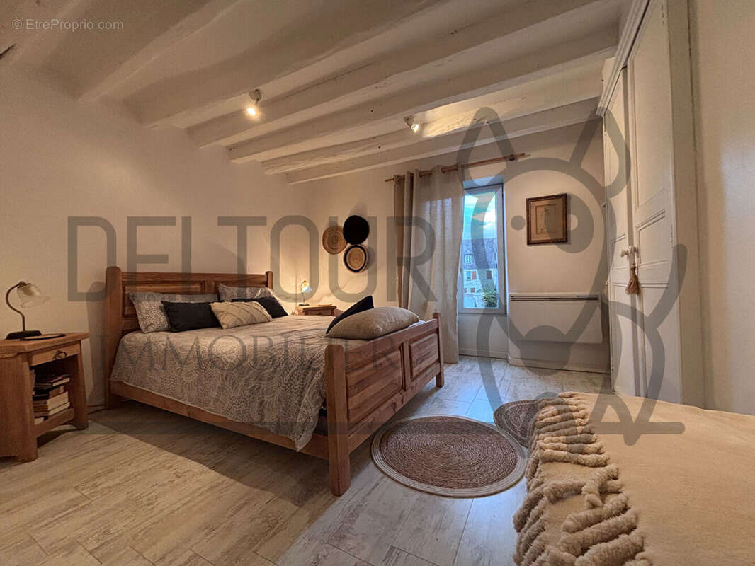 Maison à CRECY-LA-CHAPELLE