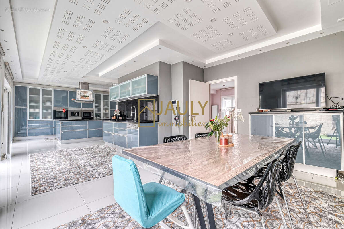 Maison à CREGY-LES-MEAUX