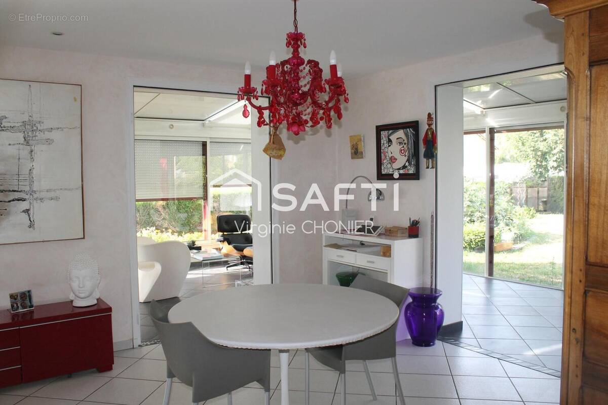 Photo 1 - Maison à SAINT-REMY-EN-ROLLAT