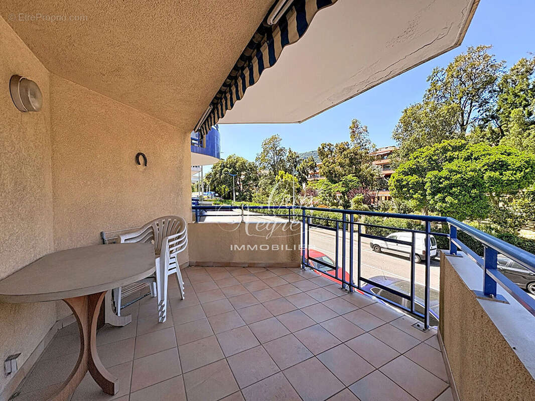 Appartement t2 avec parking à vendre en centre ville de cavalaire sur mer - golfe de saint tropez - photo 15