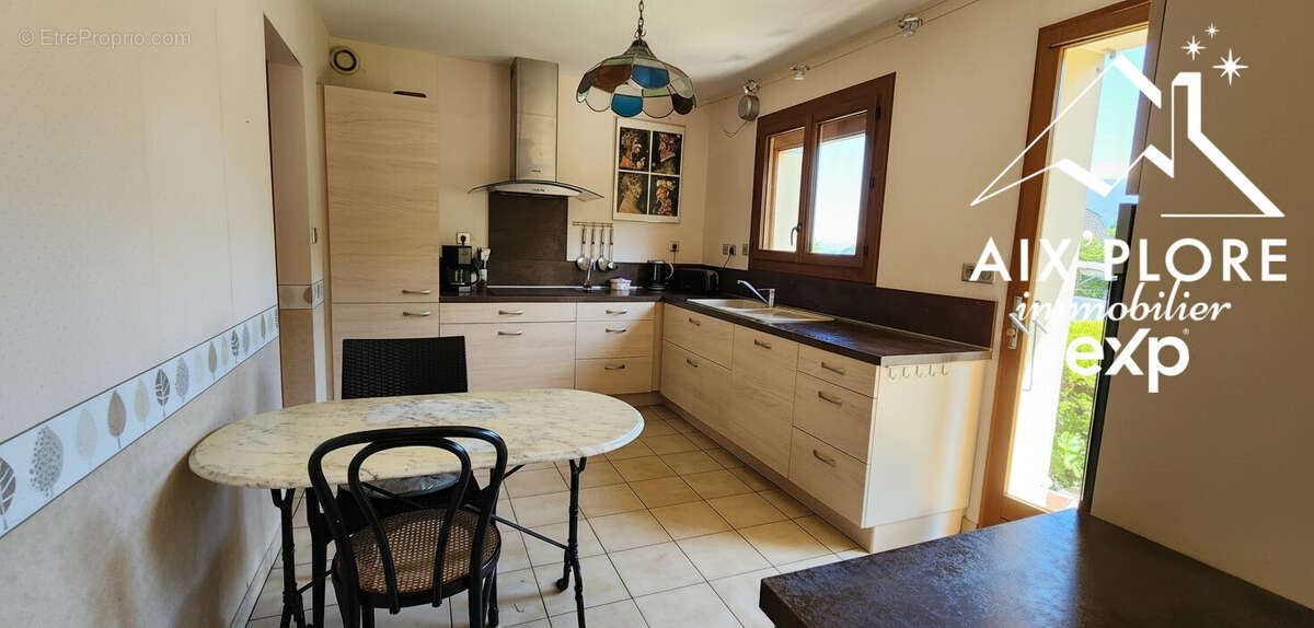 Maison à JACOB-BELLECOMBETTE