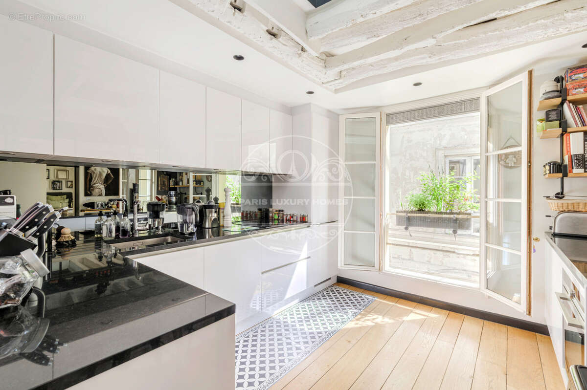 Appartement à PARIS-2E