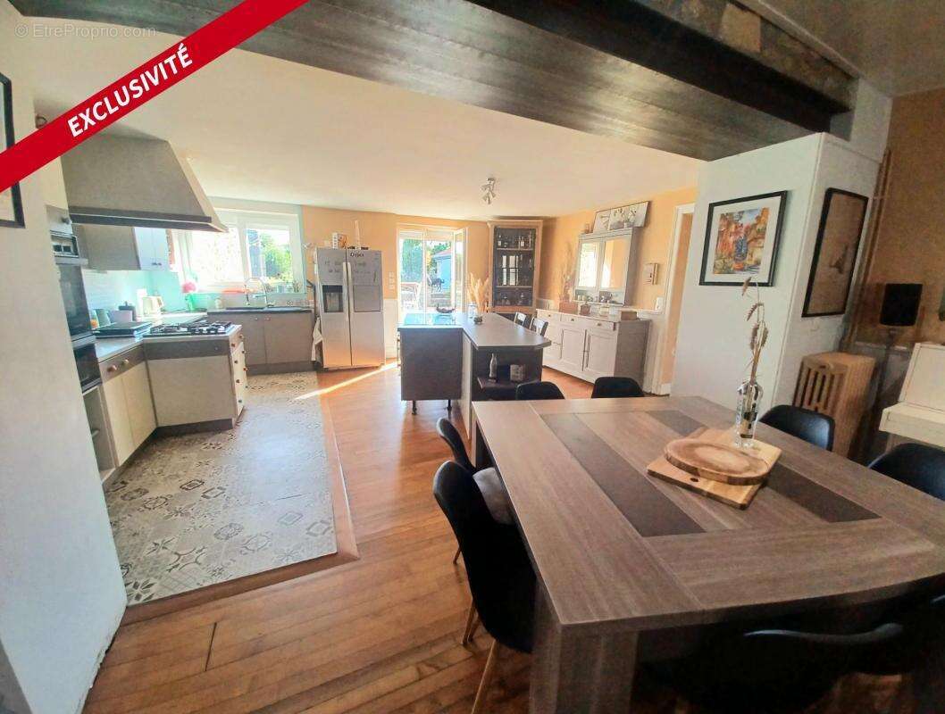 Maison à SAINT-CHRISTOPHE-DES-BOIS