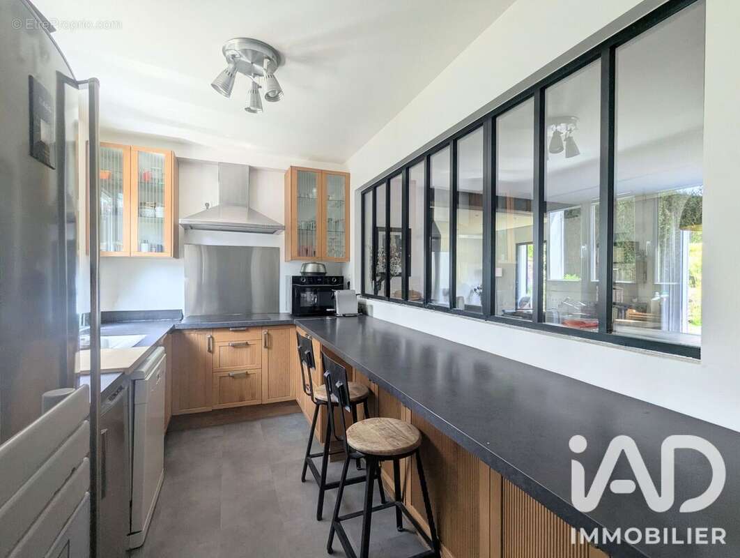 Maison 130 m² à Les Loges-En-Josas  - photo 9