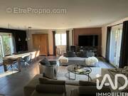 Photo 1 - Maison à LA CHAPELLE-DE-LA-TOUR