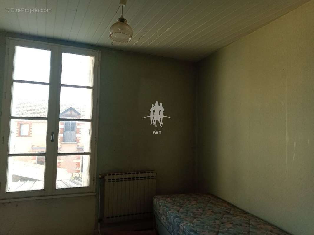 Maison à LES TROIS-MOUTIERS