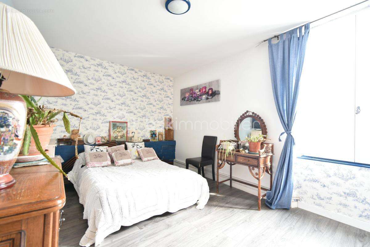 Maison à SAINT-LOUP-DE-NAUD