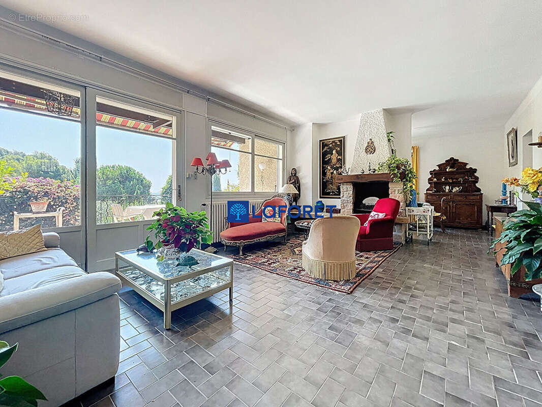 Maison à CARQUEIRANNE