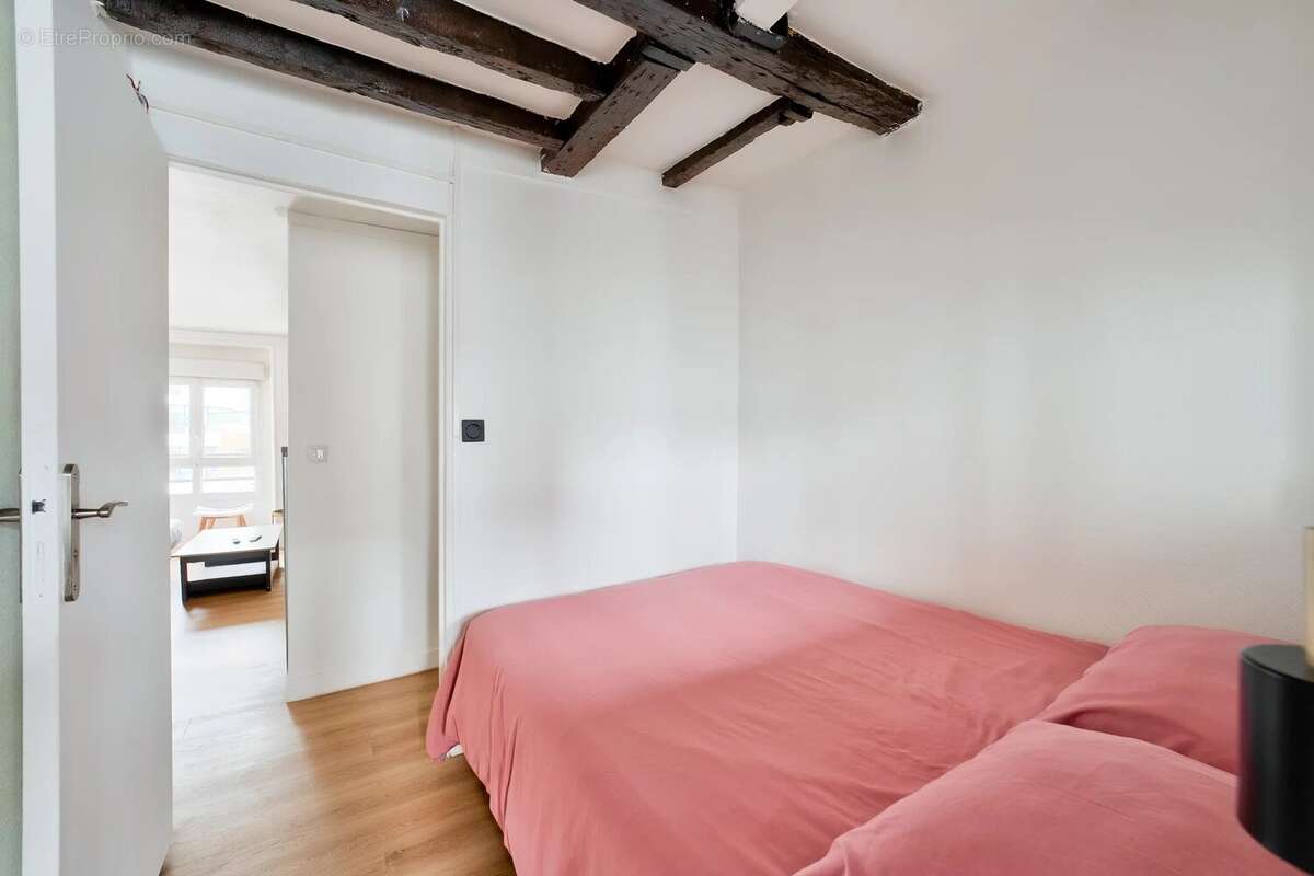 Appartement à PARIS-14E