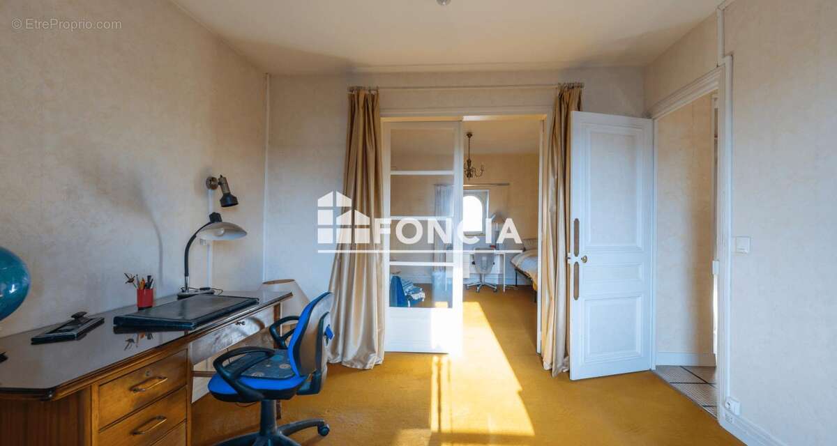 Appartement à NANTERRE