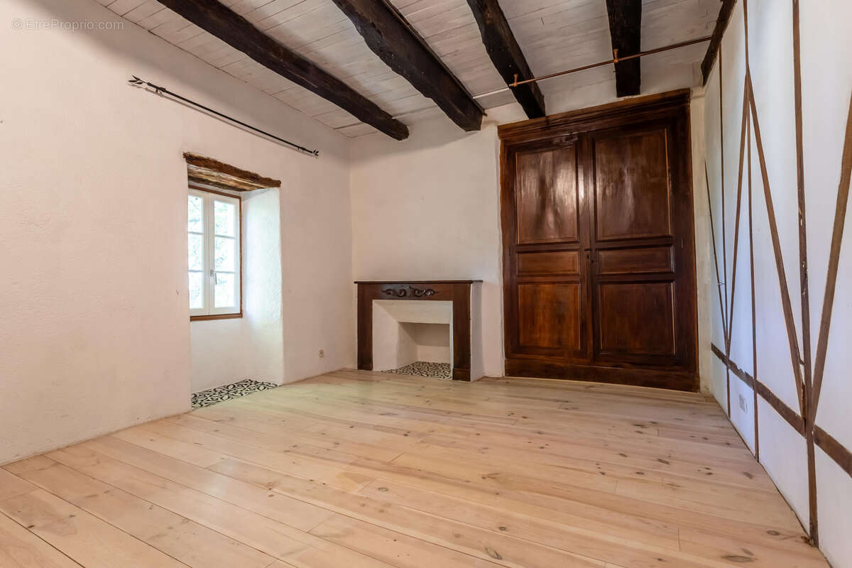 Maison de campagne avec annexe, piscine et dépendance - photo 21