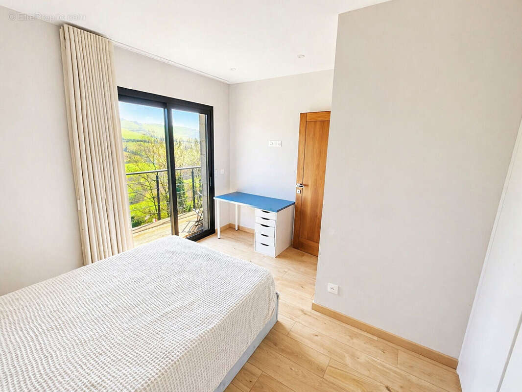 Maison récente 214 m² VALSONNE - photo 9