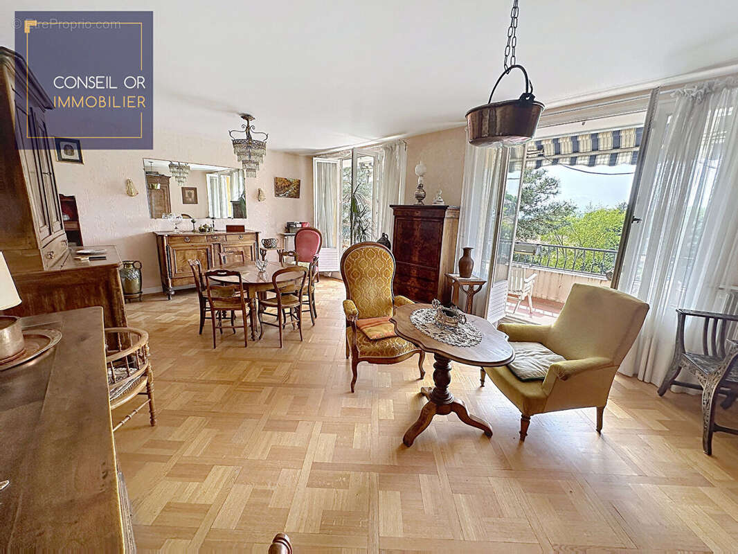 Appartement à SAINT-GENIS-LAVAL