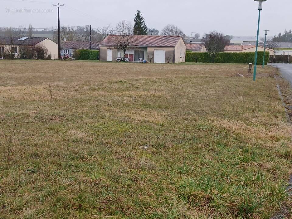 Terrain à VERTEILLAC