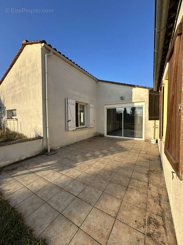 Maison à BONNES
