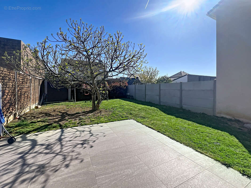 Maison à PARAY-VIEILLE-POSTE