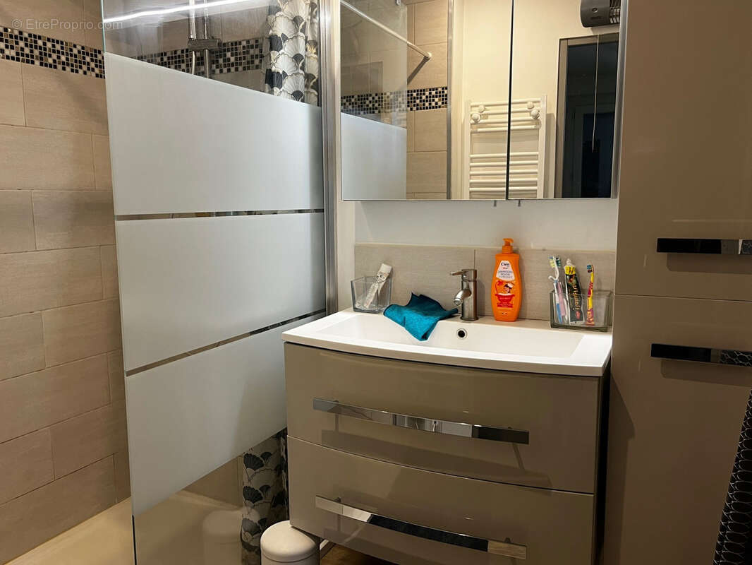 Appartement à NANS-LES-PINS