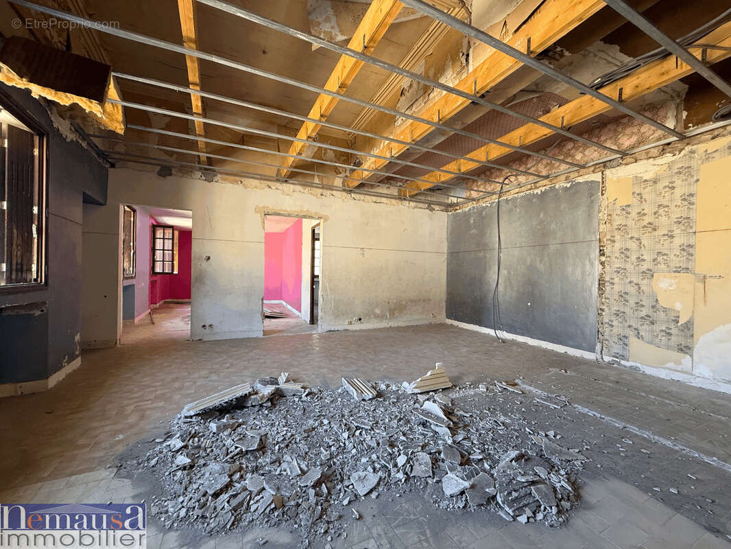 NIMES - Immeuble 280m2 - photo 4
