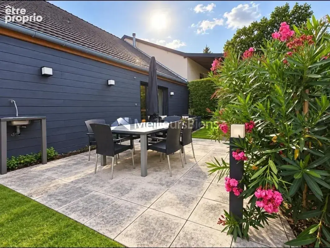Photo Maison à Peron au prix de 670 000€