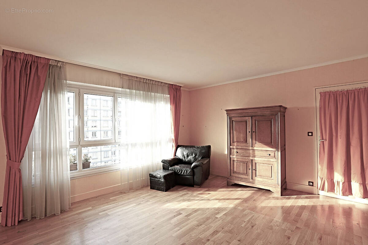 Appartement à PARIS-15E