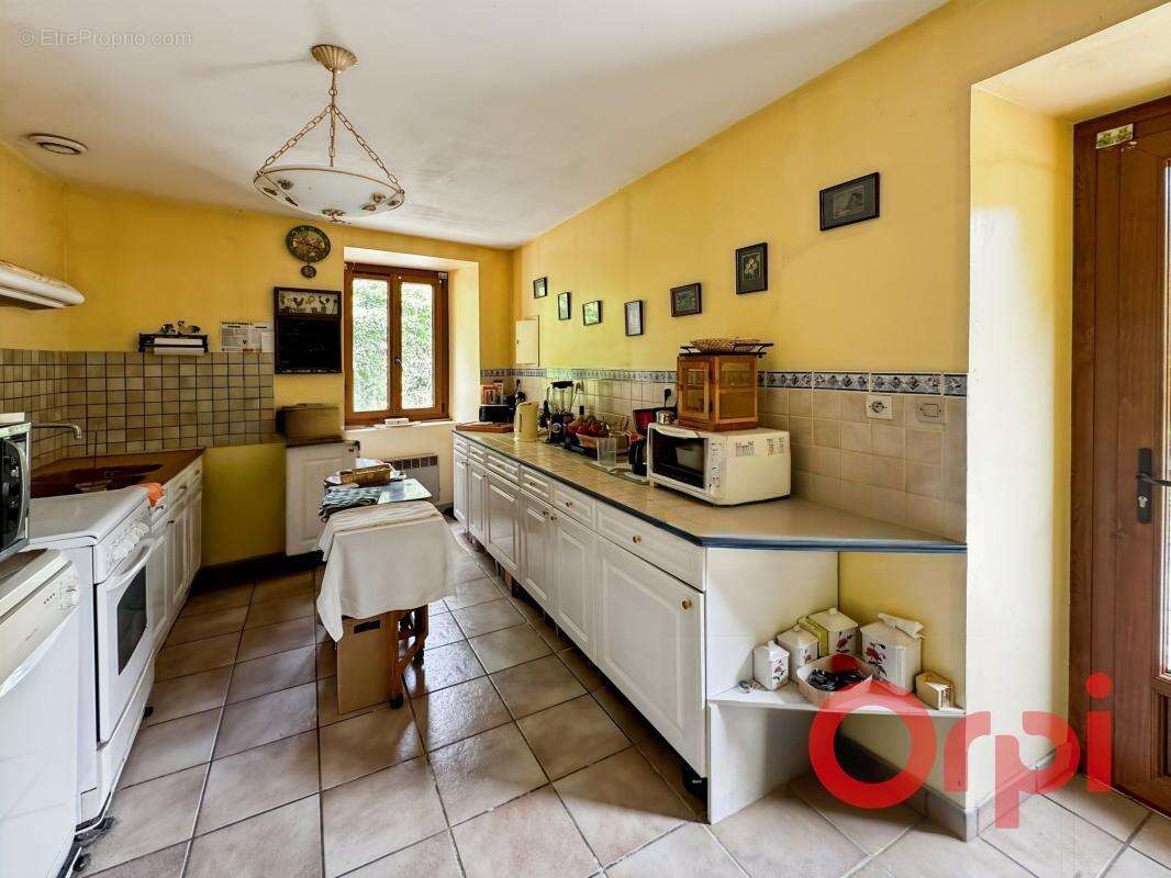 Maison à BRUERE-ALLICHAMPS