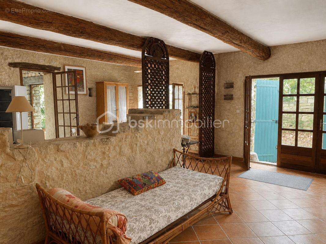 Mas provençal du xviiiᵉ siècle (apt en luberon 84)– vue lavandes – 3 logements – de type t12- piscine – fort potentiel touristiq - photo 17